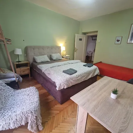 Urban Balkanska Oda ve Kahvaltı *